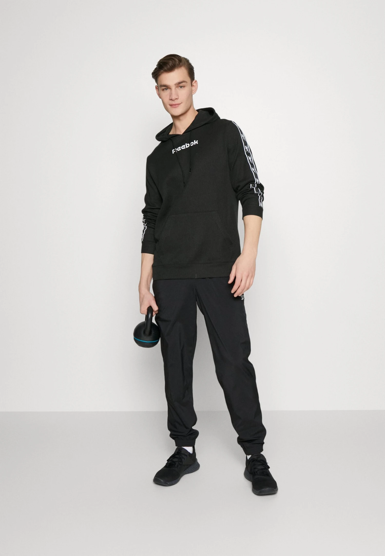 Reebok Ri Vector Tape Oth- Jersey Con Capucha - Black 2 Reebok Ri Vector Tape Oth- Jersey Con Capucha - Black - Imagen 2