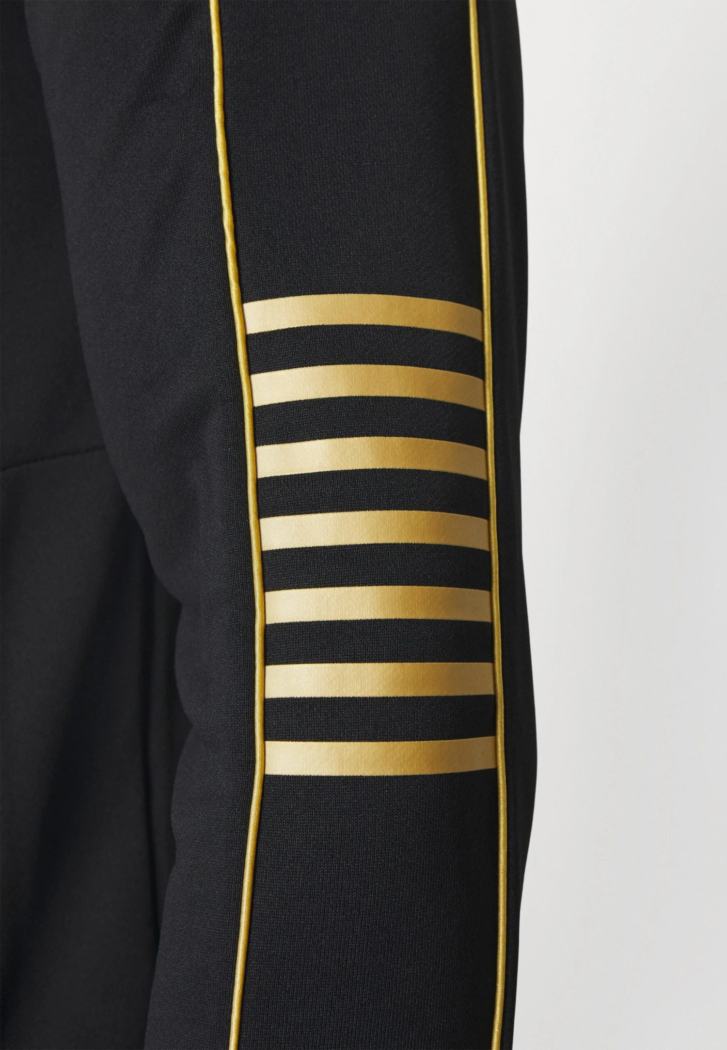 EA7 Emporio Armani Train Core Hoodie - Jersey Con Capucha - Black/Gold 7 EA7 Emporio Armani Train Core Hoodie - Jersey Con Capucha - Black/Gold - Imagen 7