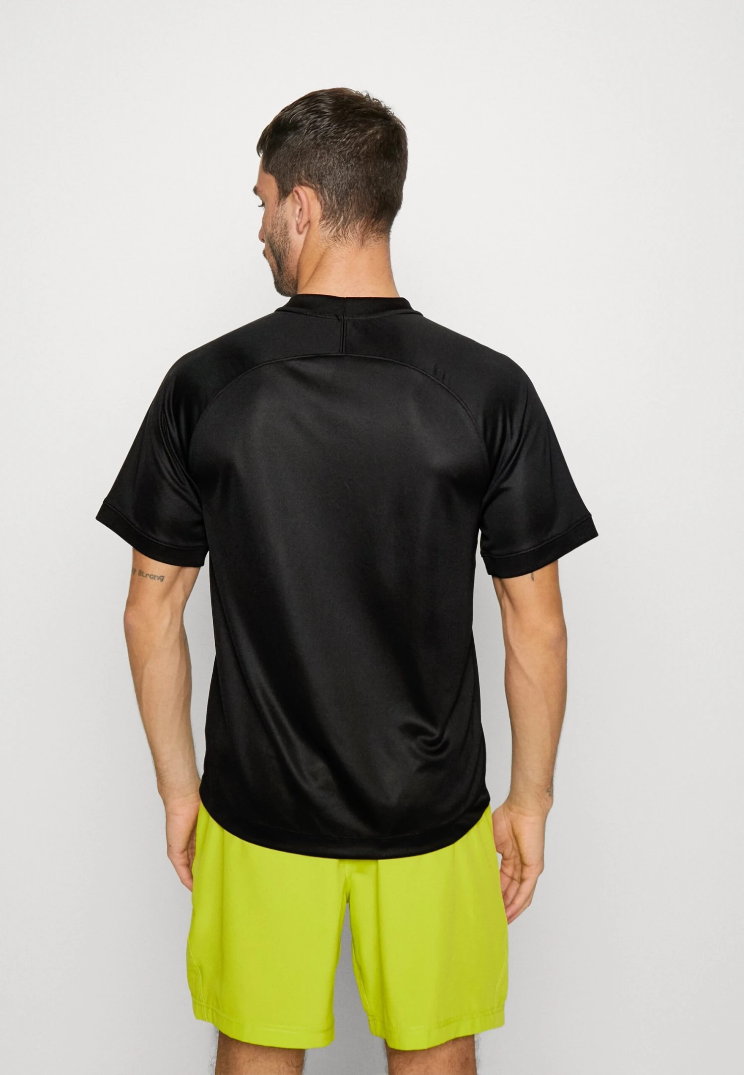 Nike Performance Dye Wild Card - Camiseta Deportiva - Black 4 Nike Performance Dye Wild Card - Camiseta Deportiva - Black - Imagen 4