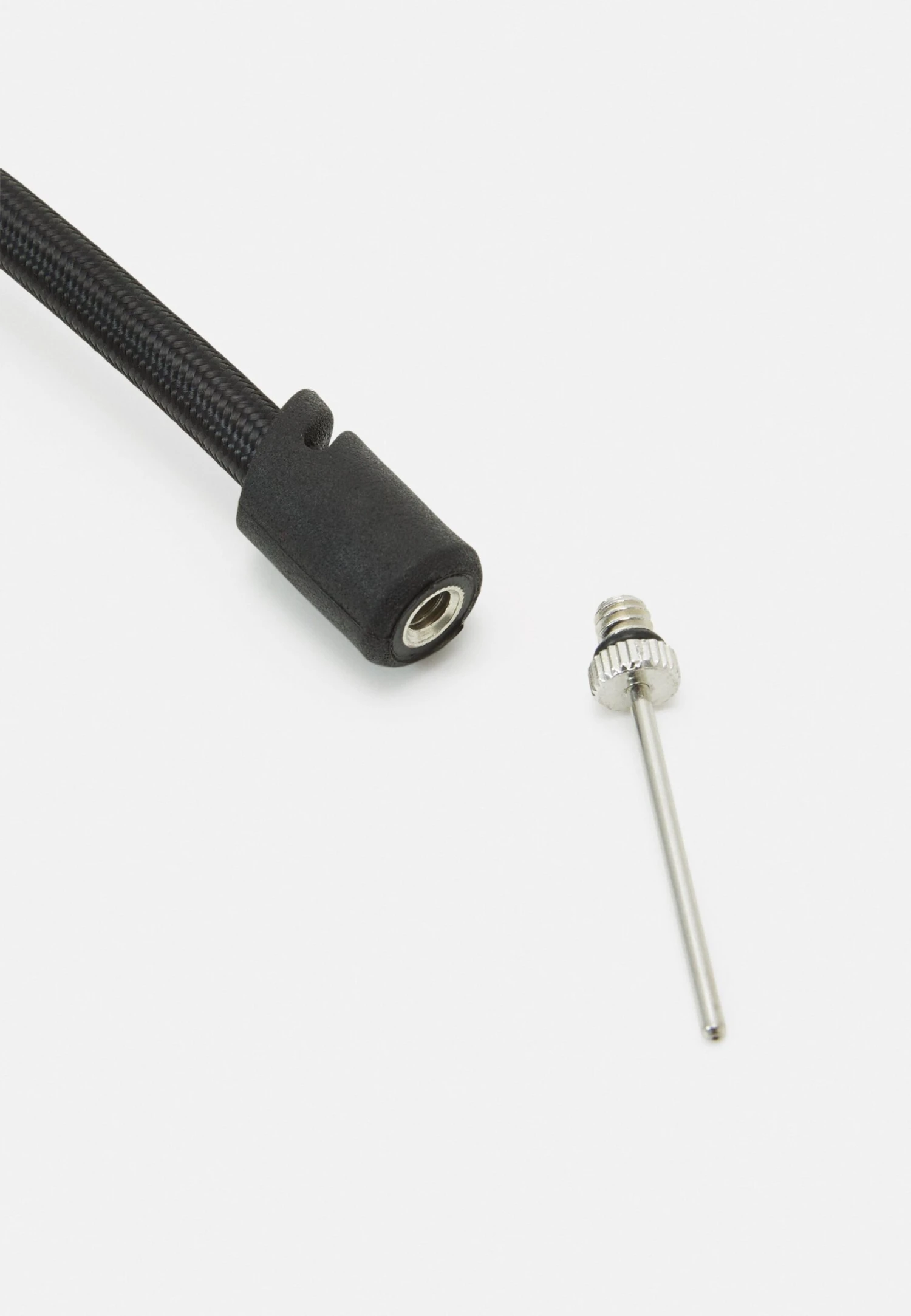 Jordan Essential Ball Pump - Otros Accesorios - White/Cement Grey/Fire Red 4 Jordan Essential Ball Pump - Otros Accesorios - White/Cement Grey/Fire Red - Imagen 4