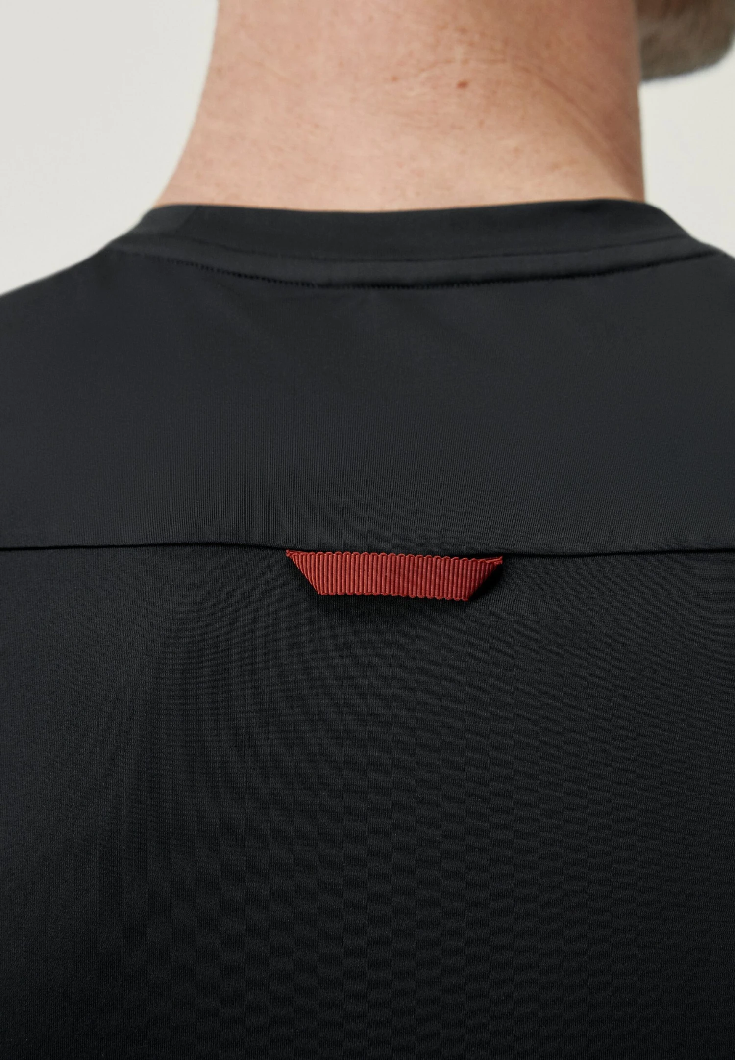 Born Living Yoga Volta - Camiseta Estampada - Black 4 Born Living Yoga Volta - Camiseta Estampada - Black - Imagen 4