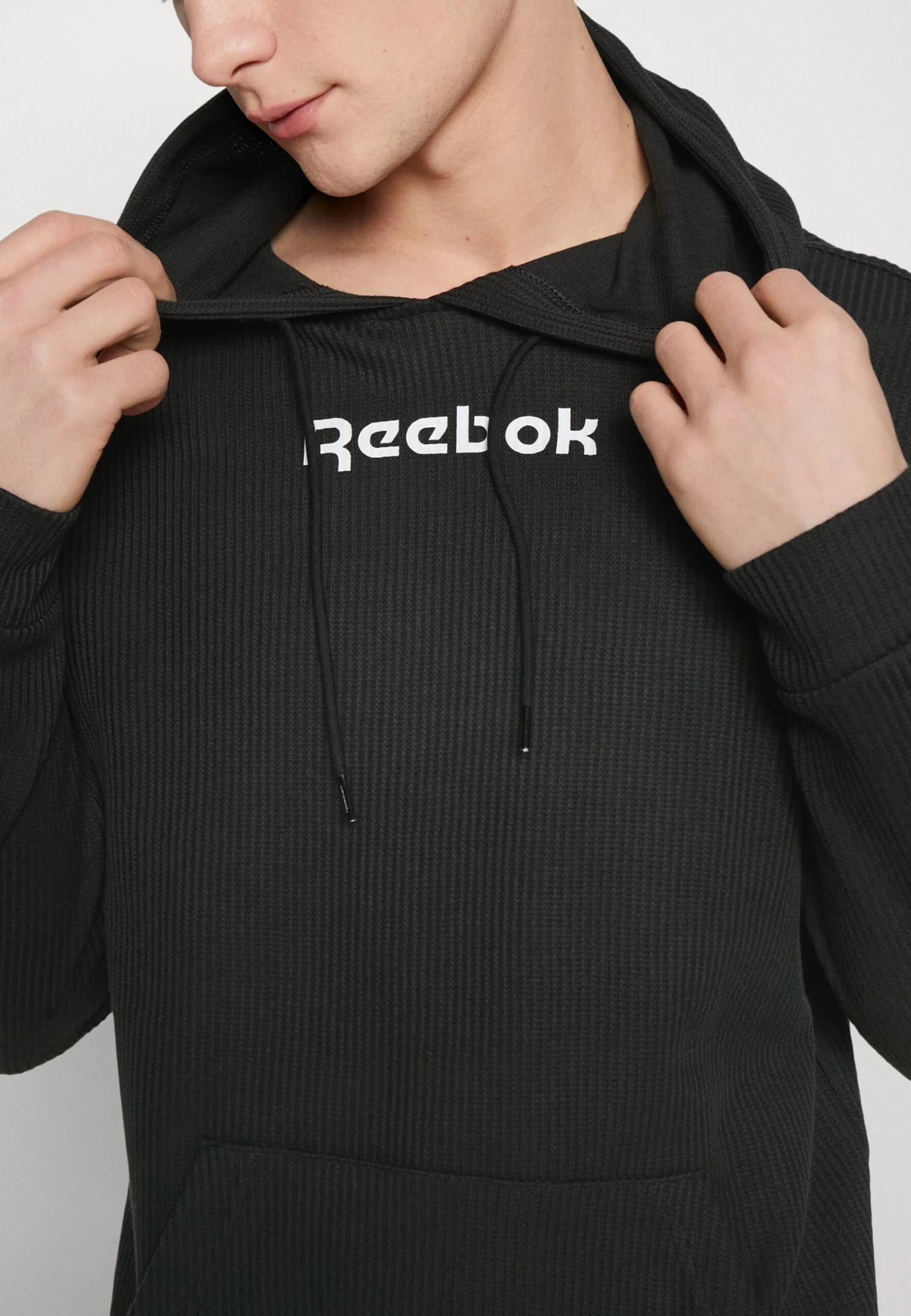 Reebok Ri Vector Tape Oth- Jersey Con Capucha - Black 6 Reebok Ri Vector Tape Oth- Jersey Con Capucha - Black - Imagen 6