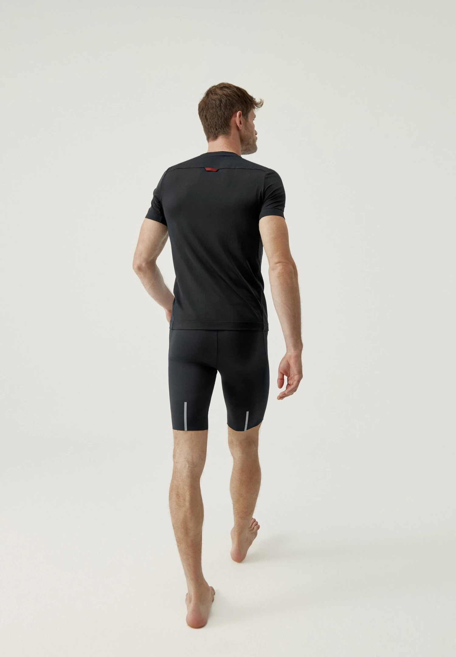 Born Living Yoga Volta - Camiseta Estampada - Black 2 Born Living Yoga Volta - Camiseta Estampada - Black - Imagen 2